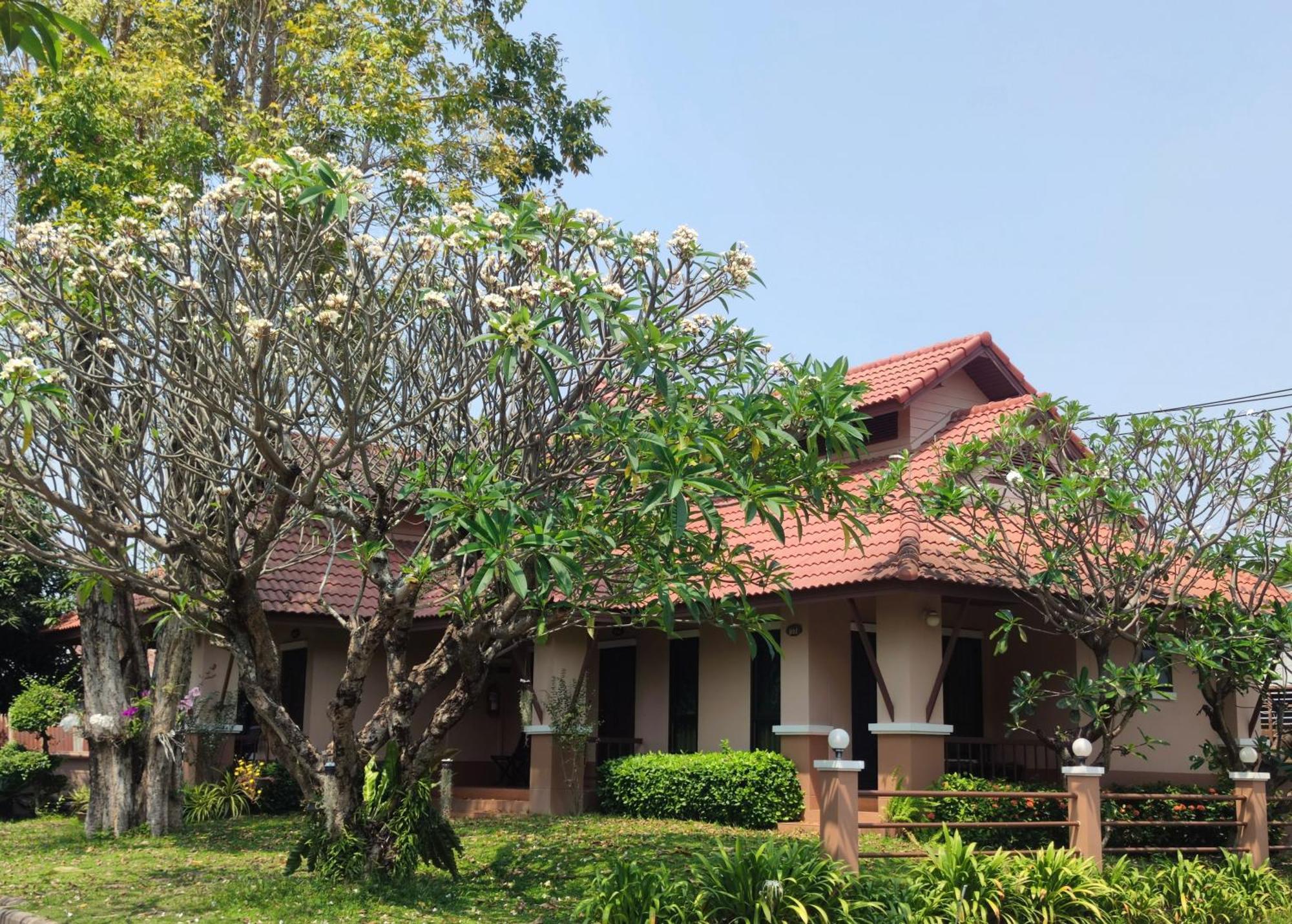 Areena Resort And Hotel Uttaradit Kültér fotó